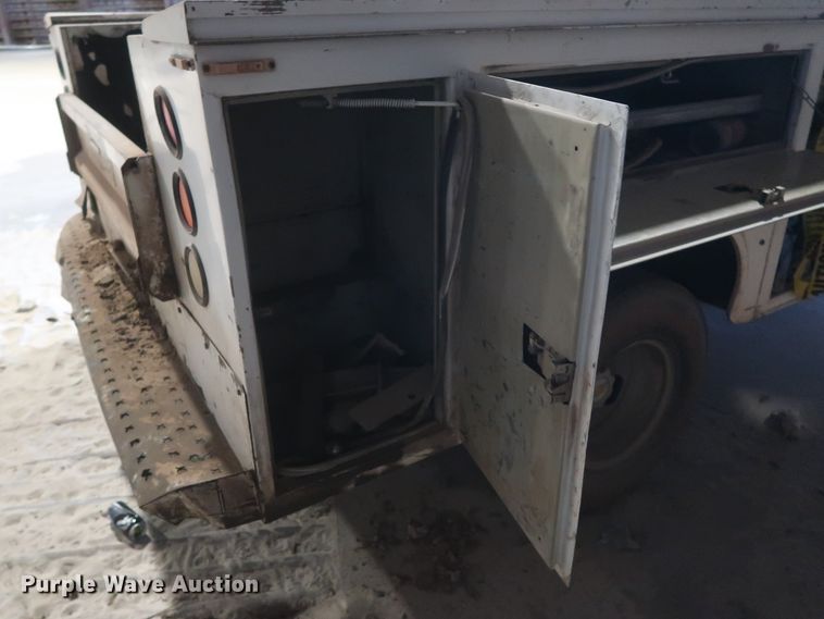 image for item DH0893 2005 Chevrolet Silverado 3500  Crew Cab utility bed pickup truck