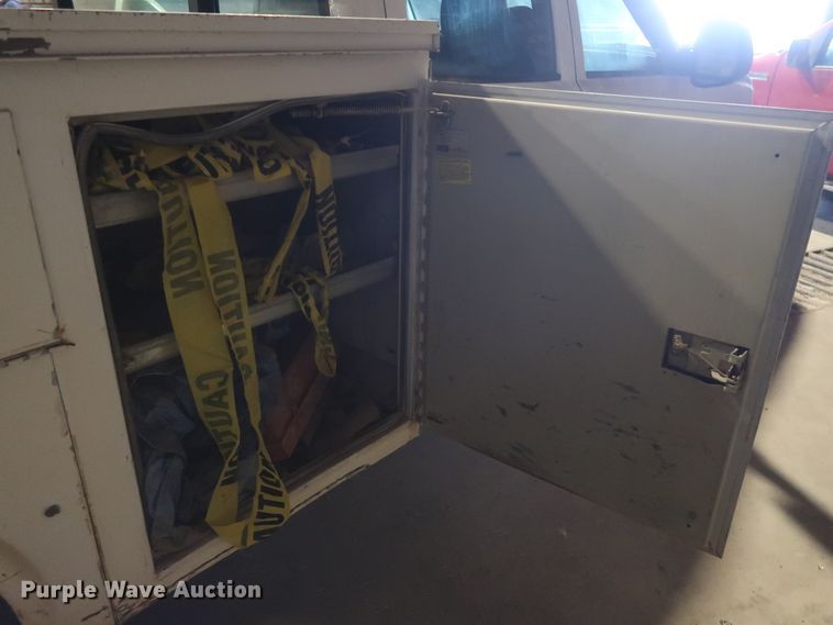 image for item DH0893 2005 Chevrolet Silverado 3500  Crew Cab utility bed pickup truck