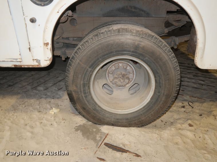 image for item DH0893 2005 Chevrolet Silverado 3500  Crew Cab utility bed pickup truck