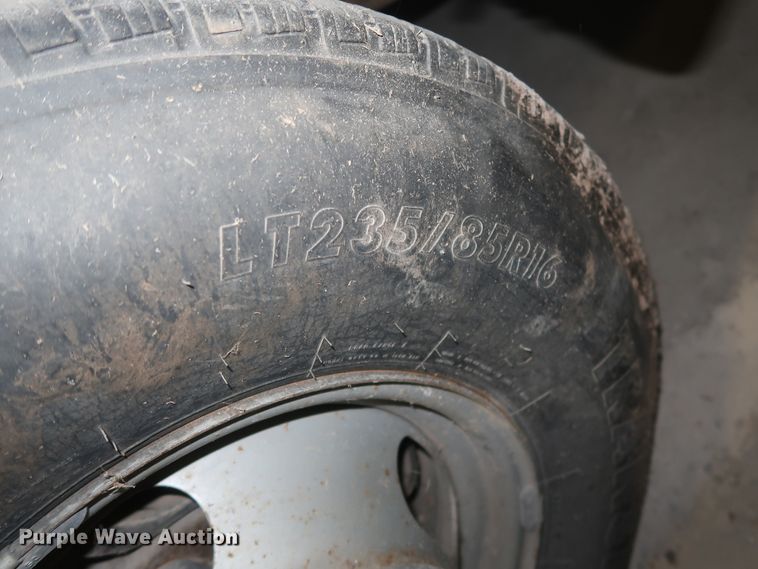 image for item DH0893 2005 Chevrolet Silverado 3500  Crew Cab utility bed pickup truck