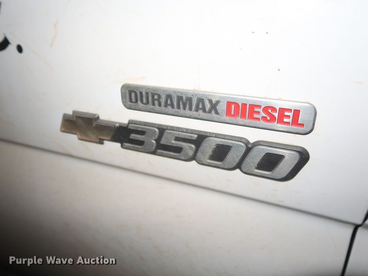 image for item DH0893 2005 Chevrolet Silverado 3500  Crew Cab utility bed pickup truck