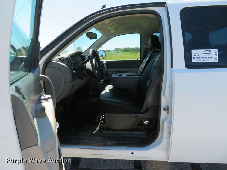 image for item DH1025 2014 Chevrolet Silverado 2500 LS  Crew Cab pickup truck