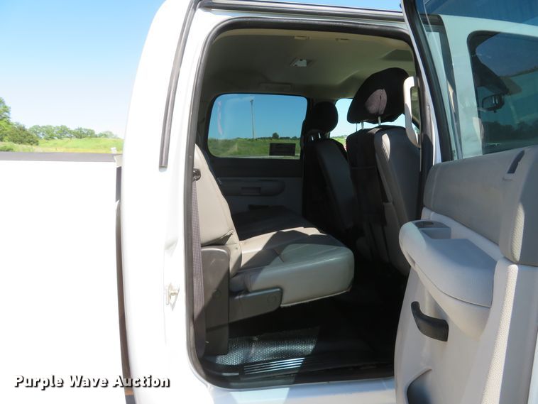 image for item DH1025 2014 Chevrolet Silverado 2500 LS  Crew Cab pickup truck