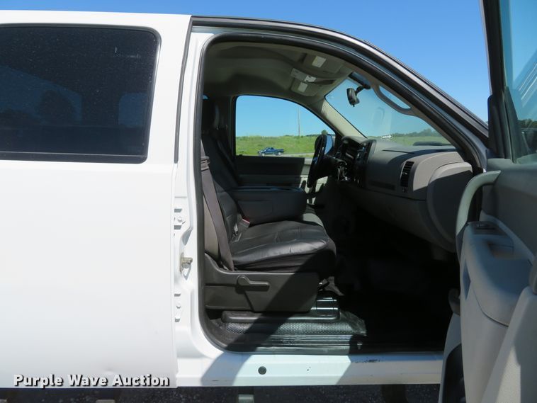image for item DH1025 2014 Chevrolet Silverado 2500 LS  Crew Cab pickup truck