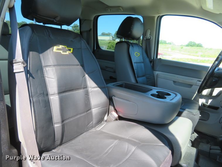 image for item DH1025 2014 Chevrolet Silverado 2500 LS  Crew Cab pickup truck