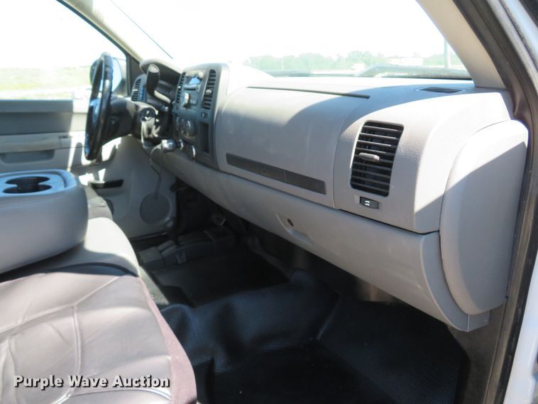 image for item DH1025 2014 Chevrolet Silverado 2500 LS  Crew Cab pickup truck