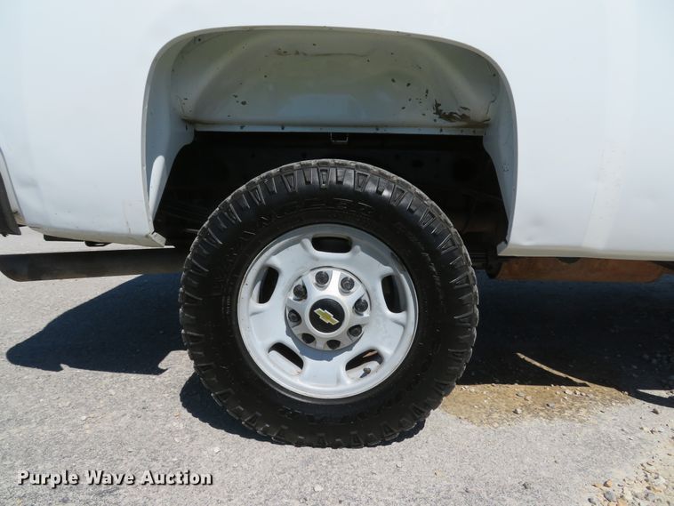 image for item DH1025 2014 Chevrolet Silverado 2500 LS  Crew Cab pickup truck