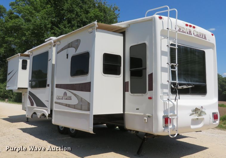 image for item DH1026 2007 Forest River Cedar Creek 37RDQS  camper