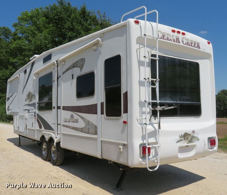 image for item DH1026 2007 Forest River Cedar Creek 37RDQS  camper