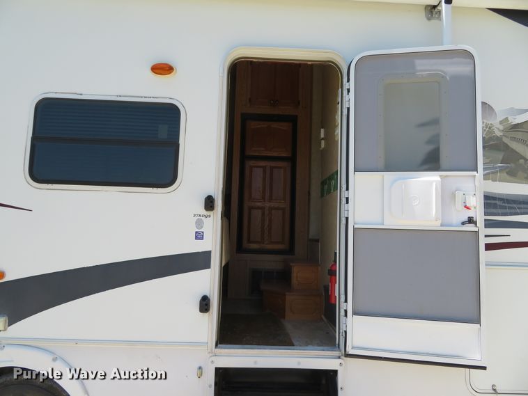 image for item DH1026 2007 Forest River Cedar Creek 37RDQS  camper