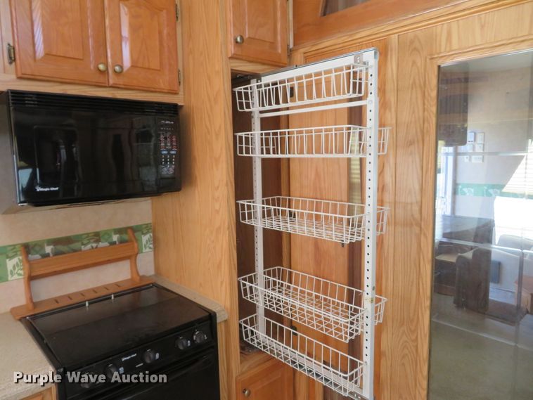 image for item DH1026 2007 Forest River Cedar Creek 37RDQS  camper