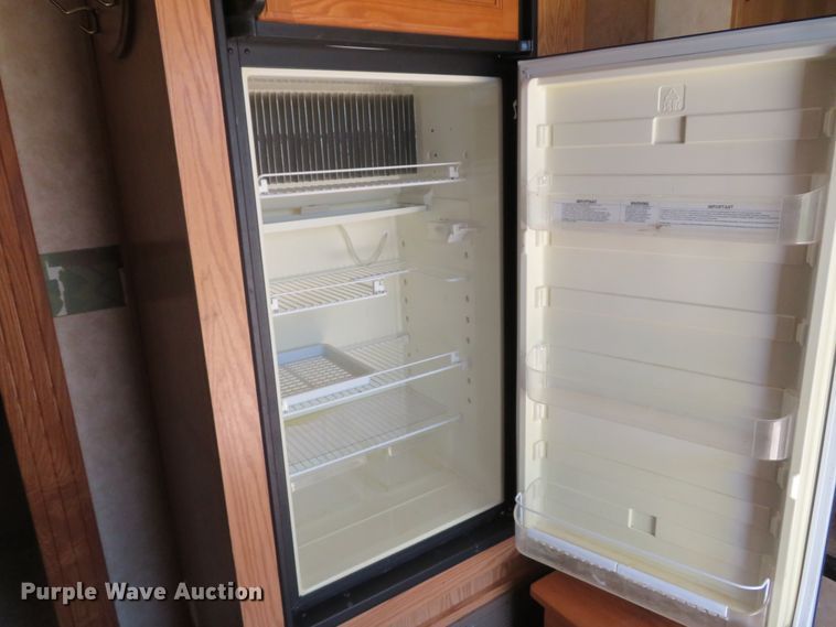 image for item DH1026 2007 Forest River Cedar Creek 37RDQS  camper