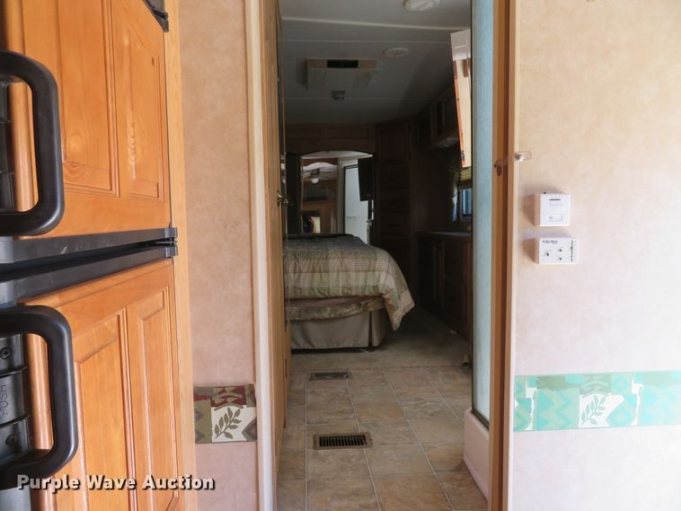 image for item DH1026 2007 Forest River Cedar Creek 37RDQS  camper