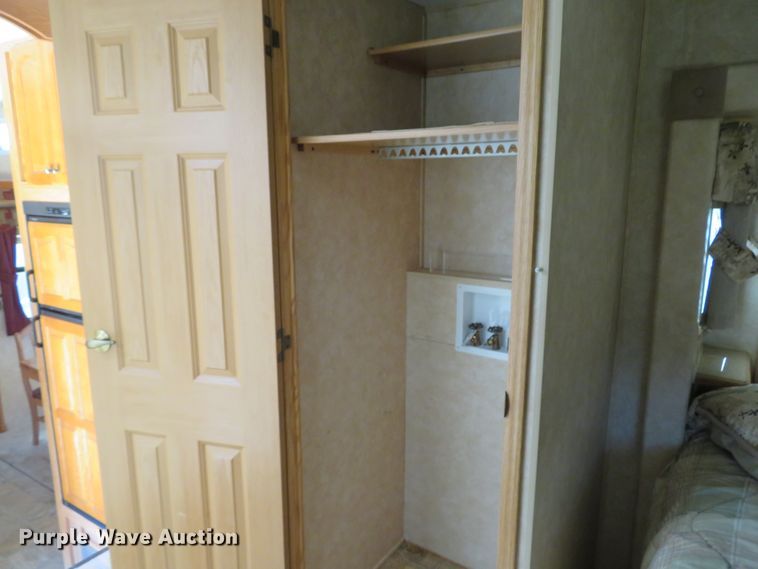 image for item DH1026 2007 Forest River Cedar Creek 37RDQS  camper