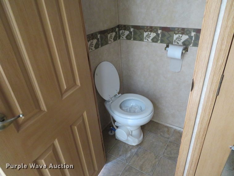 image for item DH1026 2007 Forest River Cedar Creek 37RDQS  camper