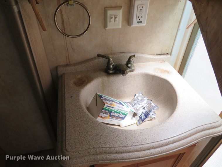 image for item DH1026 2007 Forest River Cedar Creek 37RDQS  camper