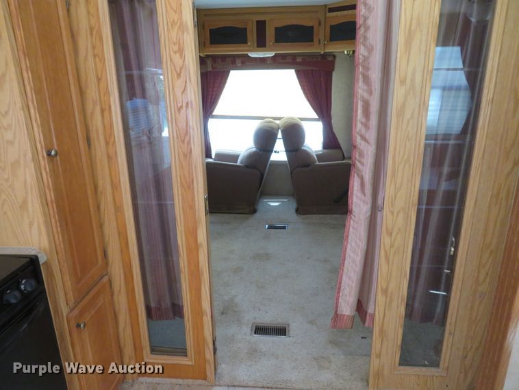 image for item DH1026 2007 Forest River Cedar Creek 37RDQS  camper