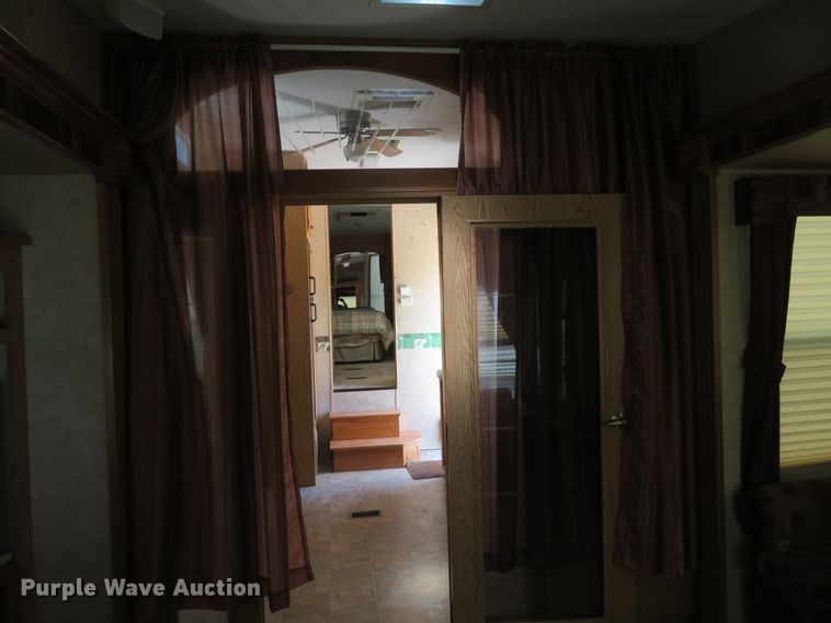 image for item DH1026 2007 Forest River Cedar Creek 37RDQS  camper