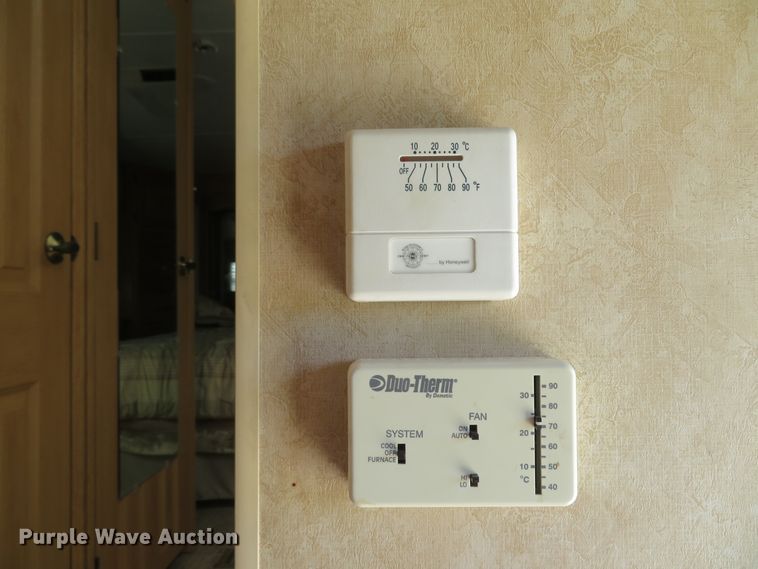 image for item DH1026 2007 Forest River Cedar Creek 37RDQS  camper