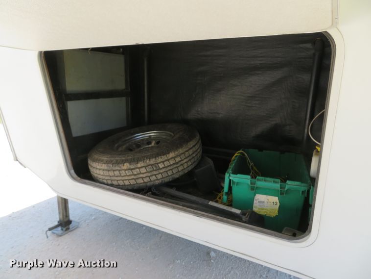 image for item DH1026 2007 Forest River Cedar Creek 37RDQS  camper