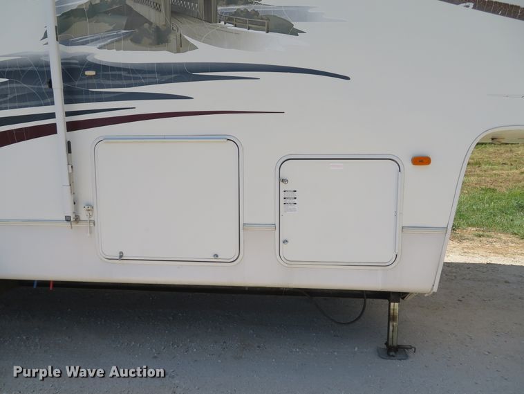 image for item DH1026 2007 Forest River Cedar Creek 37RDQS  camper