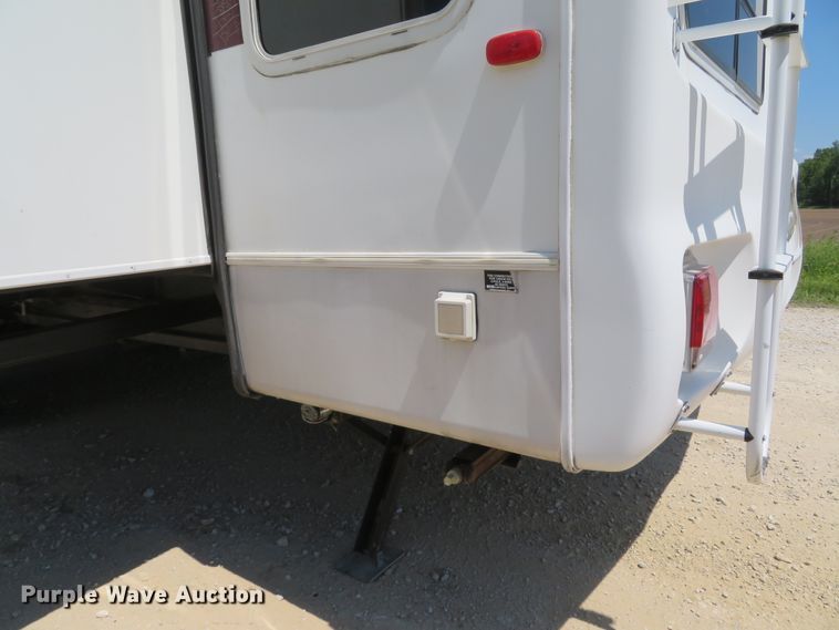 image for item DH1026 2007 Forest River Cedar Creek 37RDQS  camper