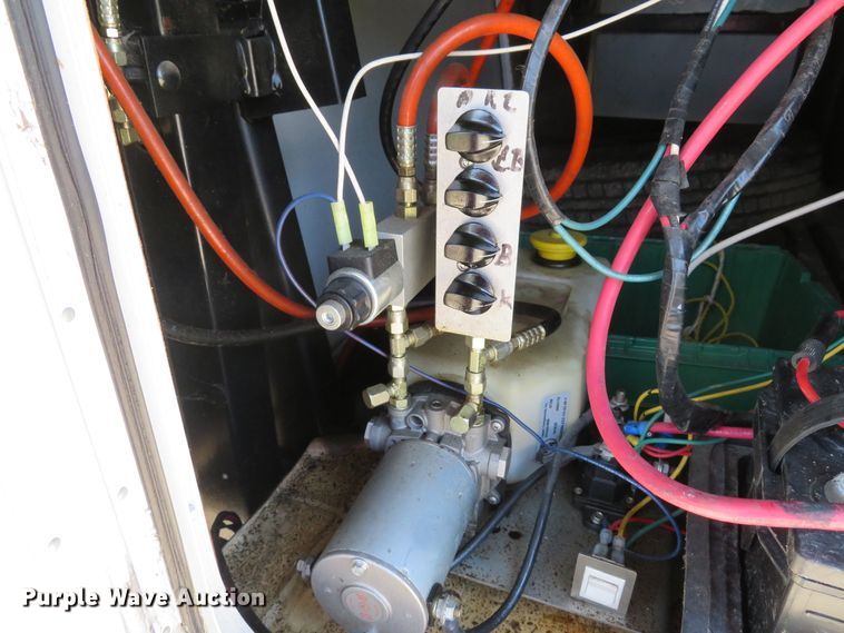 image for item DH1026 2007 Forest River Cedar Creek 37RDQS  camper