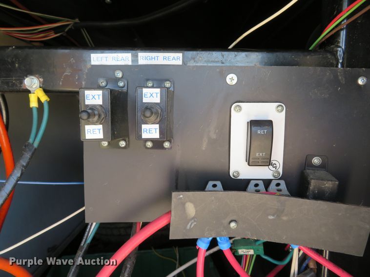 image for item DH1026 2007 Forest River Cedar Creek 37RDQS  camper