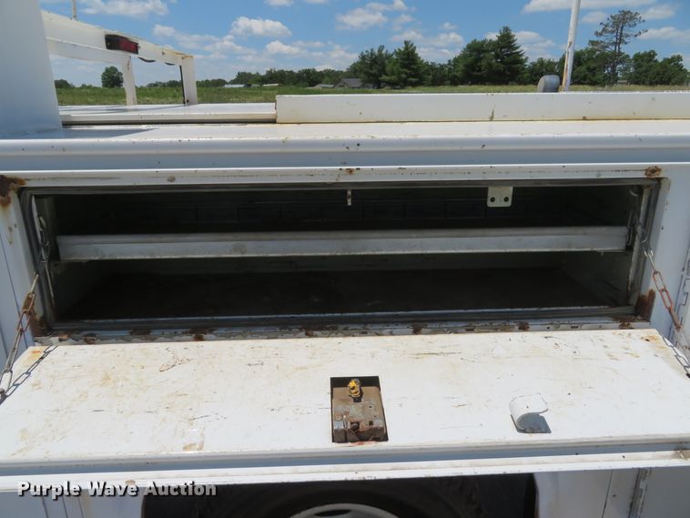 image for item DH1039 2006 Chevrolet Silverado 2500HD  Ext. Cab utility bed pickup truck