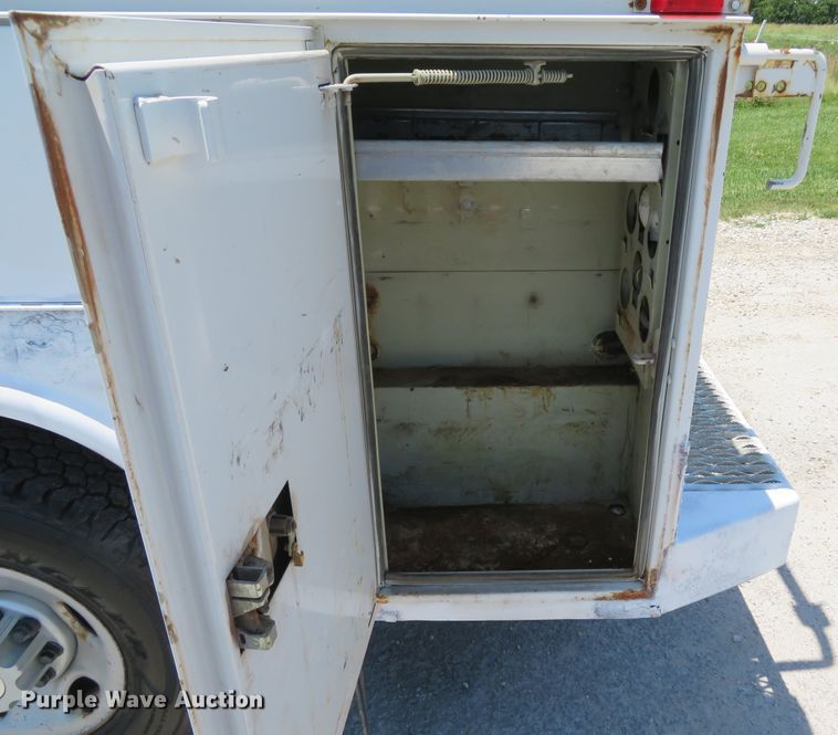 image for item DH1039 2006 Chevrolet Silverado 2500HD  Ext. Cab utility bed pickup truck