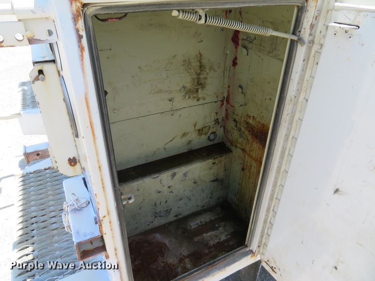 image for item DH1039 2006 Chevrolet Silverado 2500HD  Ext. Cab utility bed pickup truck