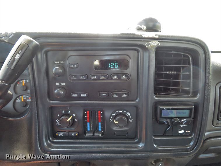 image for item DH1039 2006 Chevrolet Silverado 2500HD  Ext. Cab utility bed pickup truck