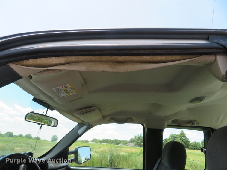 image for item DH1039 2006 Chevrolet Silverado 2500HD  Ext. Cab utility bed pickup truck