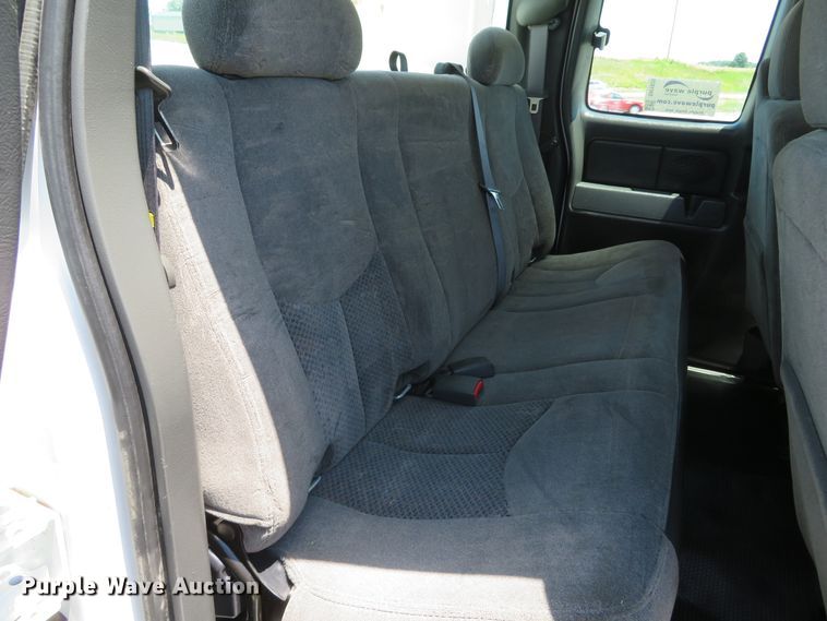 image for item DH1039 2006 Chevrolet Silverado 2500HD  Ext. Cab utility bed pickup truck