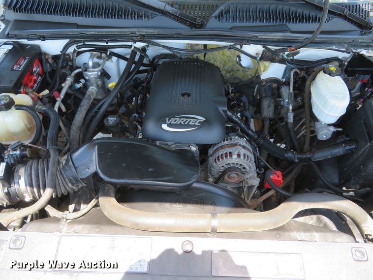 image for item DH1039 2006 Chevrolet Silverado 2500HD  Ext. Cab utility bed pickup truck