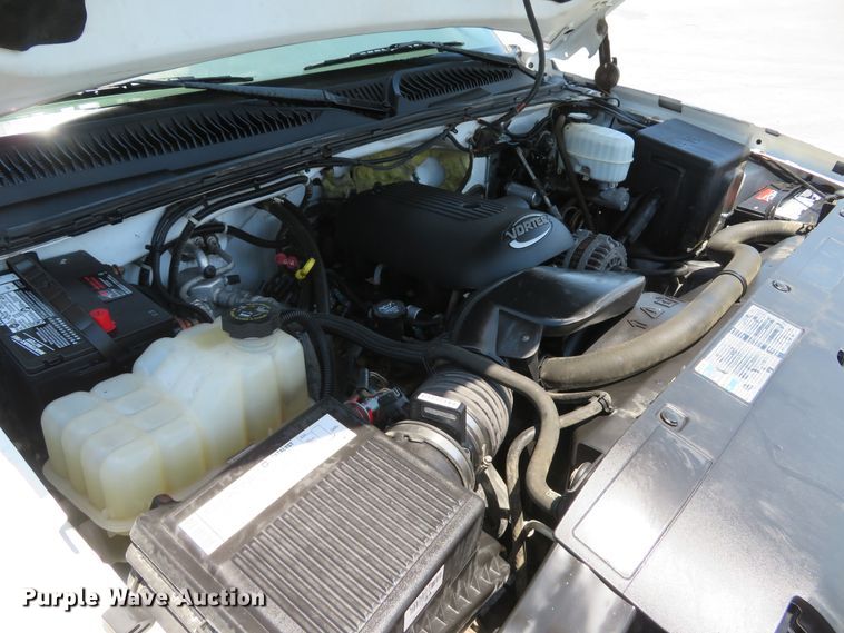 image for item DH1039 2006 Chevrolet Silverado 2500HD  Ext. Cab utility bed pickup truck