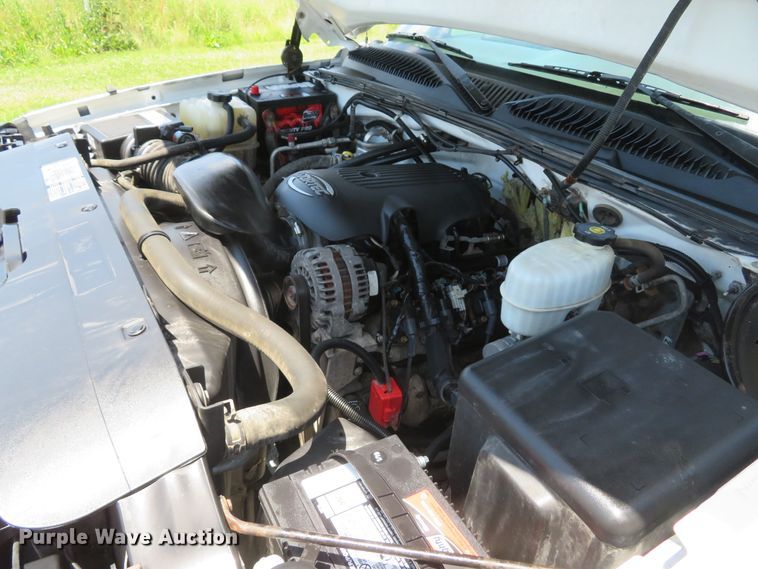 image for item DH1039 2006 Chevrolet Silverado 2500HD  Ext. Cab utility bed pickup truck