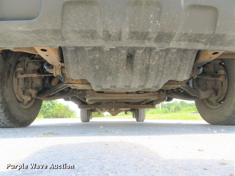 image for item DH1039 2006 Chevrolet Silverado 2500HD  Ext. Cab utility bed pickup truck