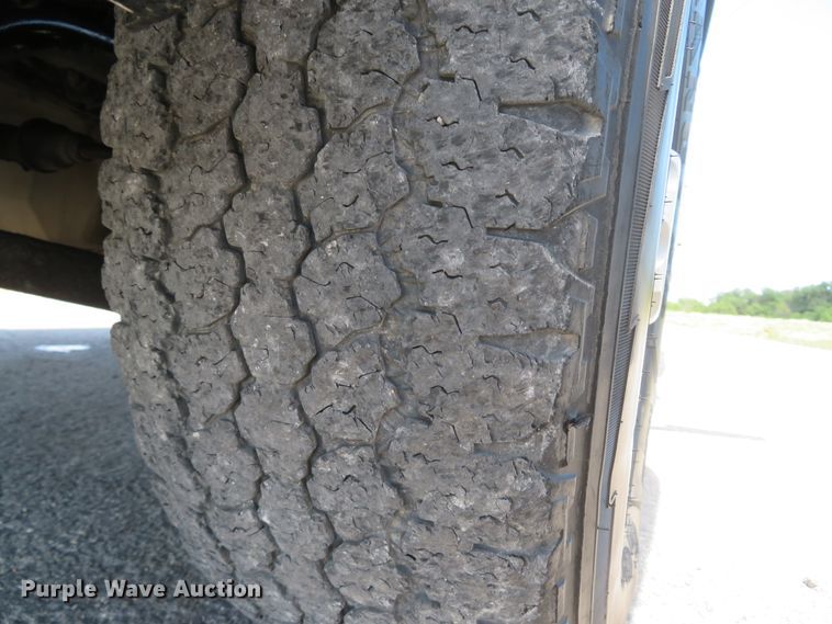 image for item DH1039 2006 Chevrolet Silverado 2500HD  Ext. Cab utility bed pickup truck