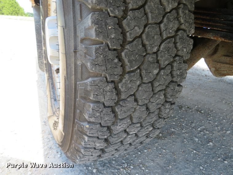 image for item DH1039 2006 Chevrolet Silverado 2500HD  Ext. Cab utility bed pickup truck