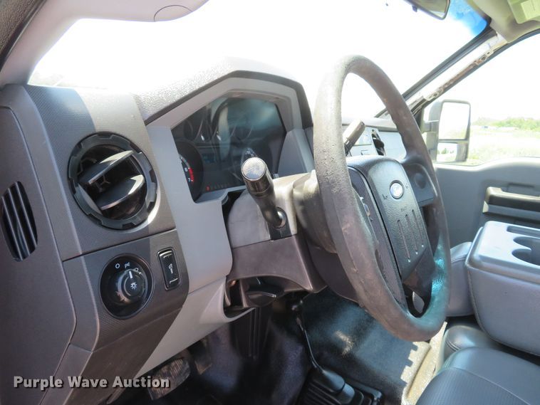 image for item DH1041 2012 Ford F250 Super Duty XL  pickup truck