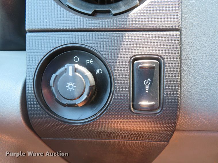 image for item DH1041 2012 Ford F250 Super Duty XL  pickup truck