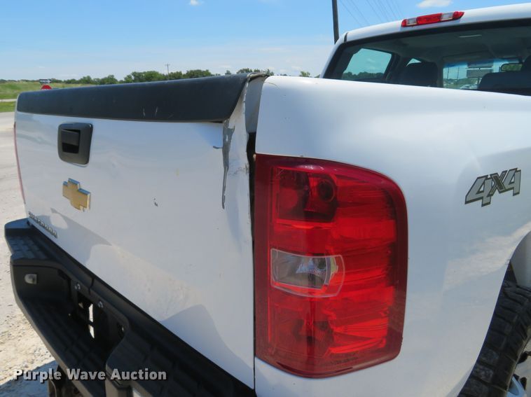 image for item DH1043 2014 Chevrolet Silverado 2500HD  Crew Cab pickup truck