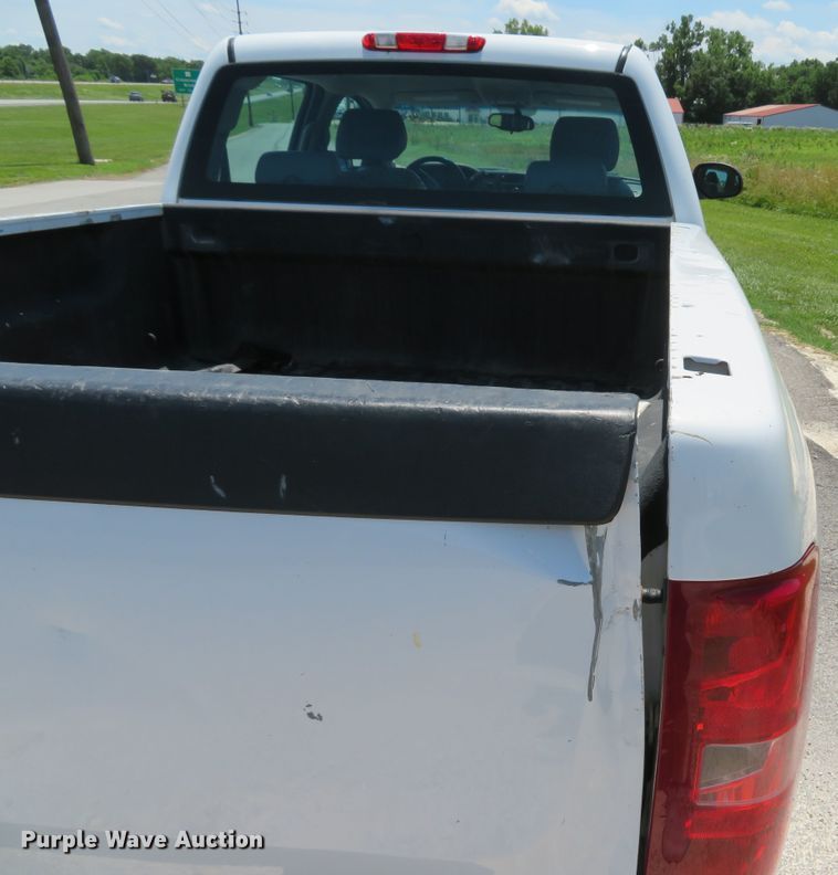 image for item DH1043 2014 Chevrolet Silverado 2500HD  Crew Cab pickup truck