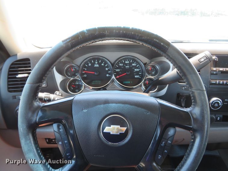 image for item DH1043 2014 Chevrolet Silverado 2500HD  Crew Cab pickup truck