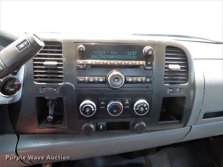 image for item DH1043 2014 Chevrolet Silverado 2500HD  Crew Cab pickup truck