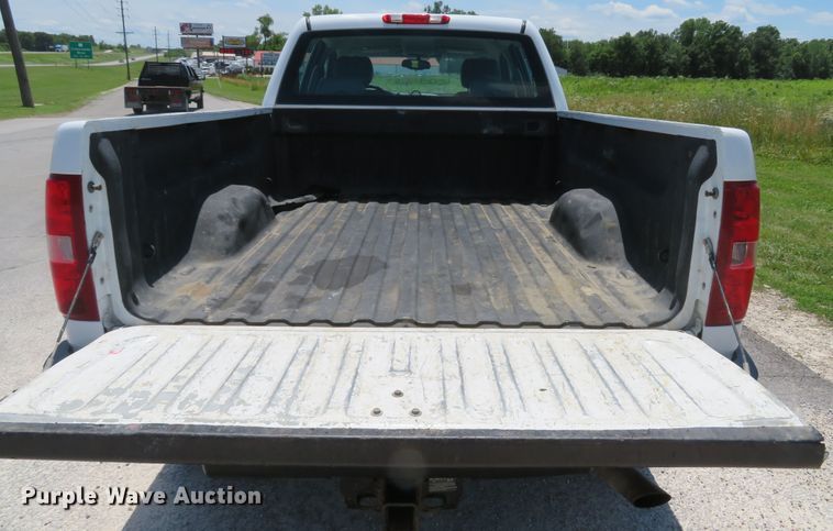 image for item DH1043 2014 Chevrolet Silverado 2500HD  Crew Cab pickup truck