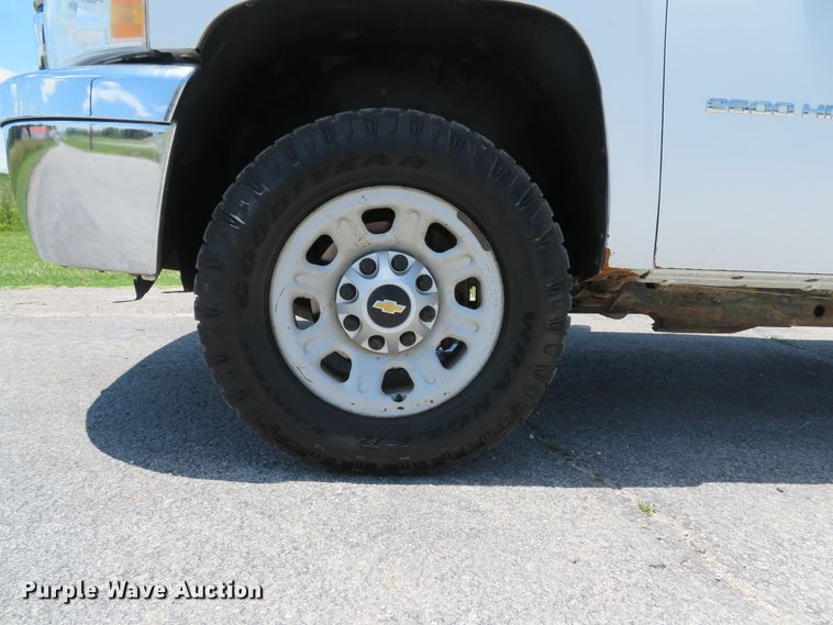 image for item DH1043 2014 Chevrolet Silverado 2500HD  Crew Cab pickup truck