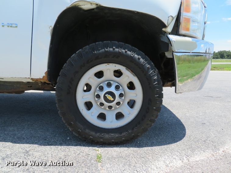 image for item DH1043 2014 Chevrolet Silverado 2500HD  Crew Cab pickup truck