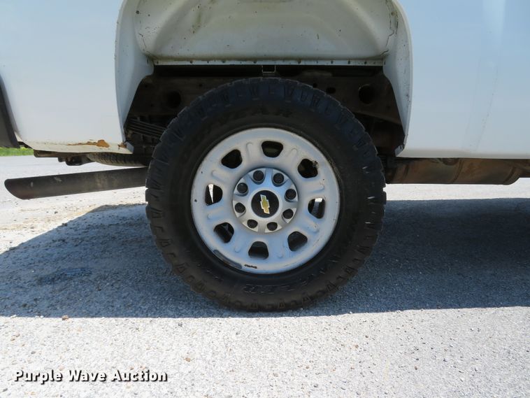 image for item DH1043 2014 Chevrolet Silverado 2500HD  Crew Cab pickup truck